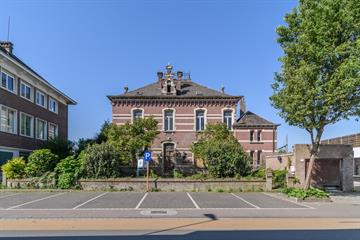Uitzonderlijke herenwoning in centrum Denderleeuw